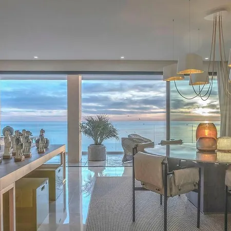 Moderno Apartamento Con Terraza En * Estepona